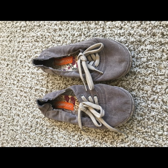 rocket dog tennis shoes